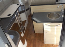 【じんべえⅡの床を一新しました✨】