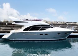 【中古艇ブログ】Princess43（2014年モデル）